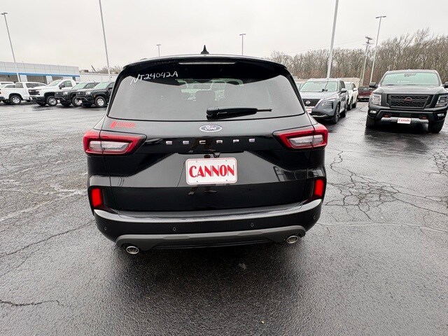 2024 Ford Escape ST-Line photo 4