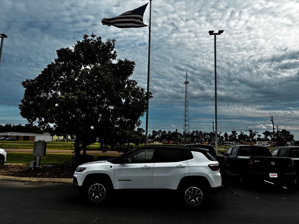 Used 2025 Jeep Compass Trailhawk SUV