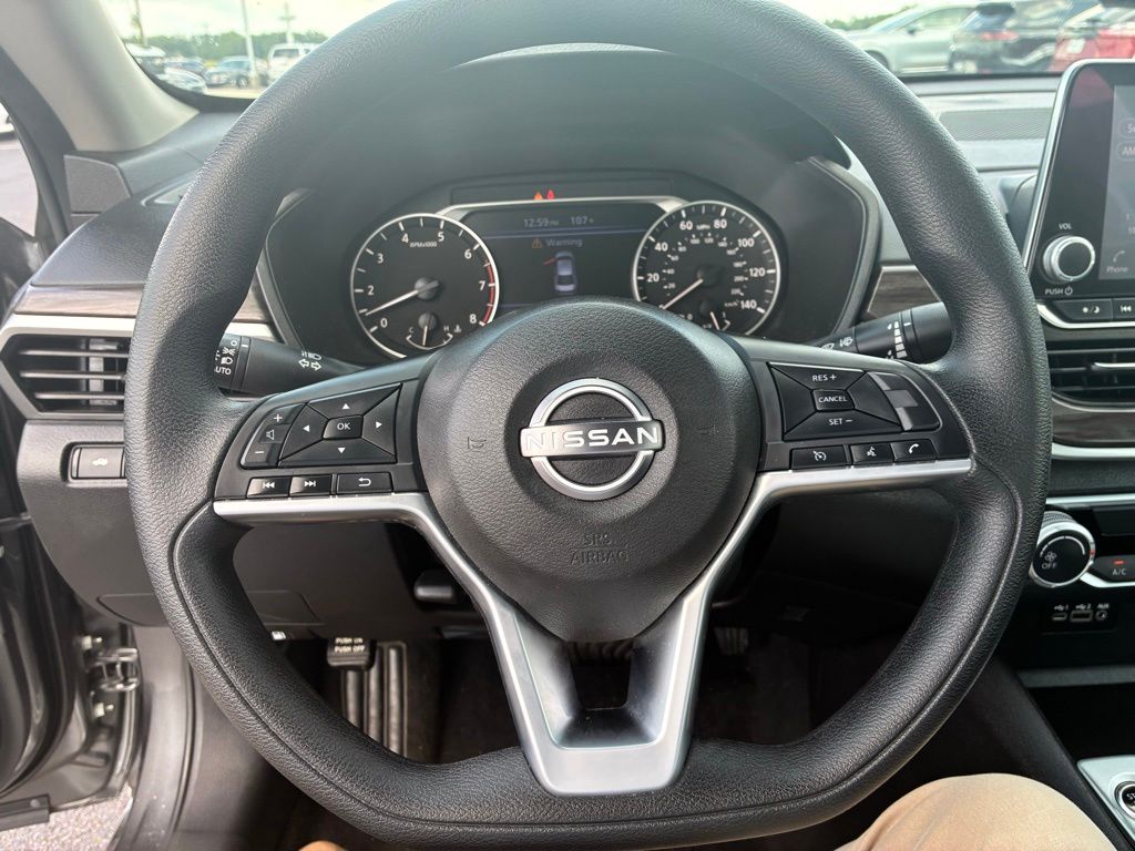 2025 Nissan Altima SV - Photo 9