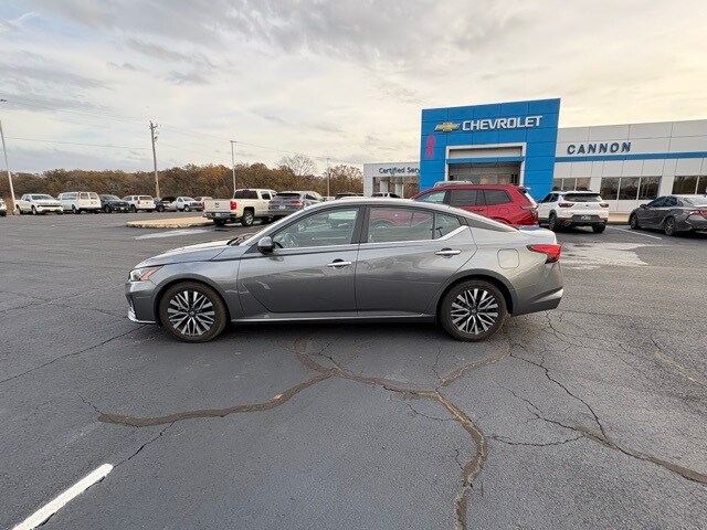 2023 Nissan Altima 2.5 SV photo 2