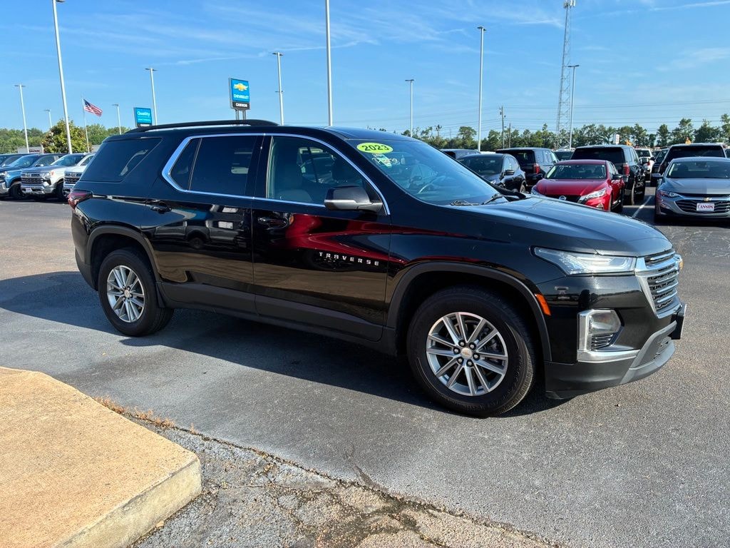 Used 2023 Chevrolet Traverse LT Cloth w/1LT SUV
