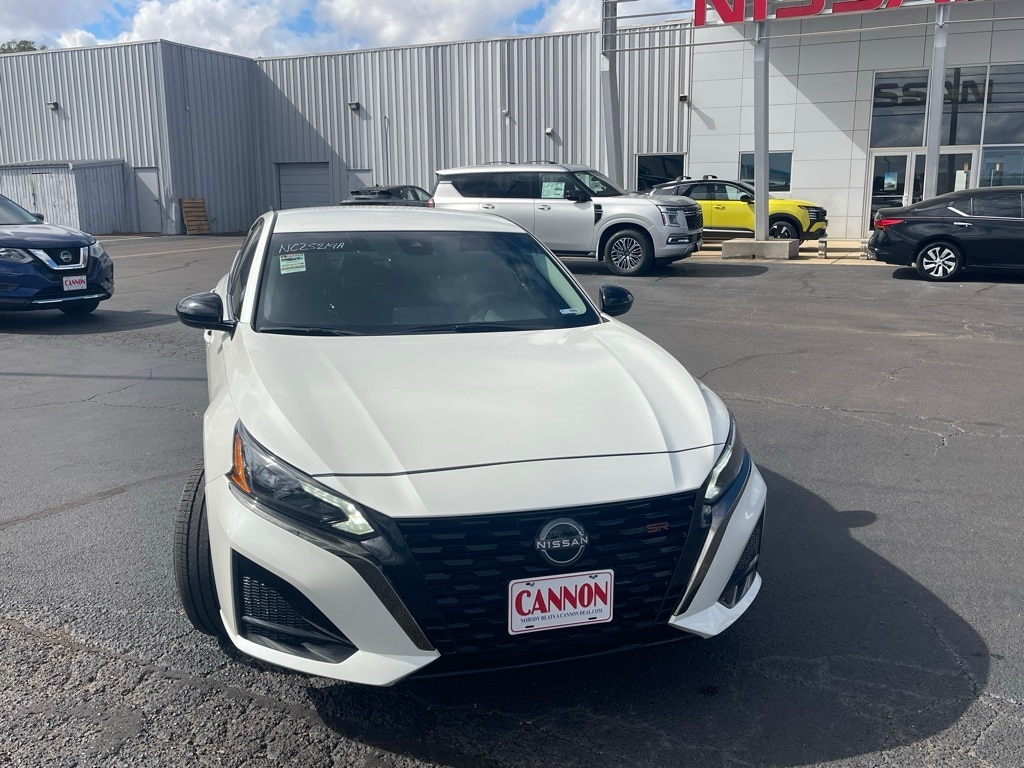Used 2025 Nissan Altima SR Sedan