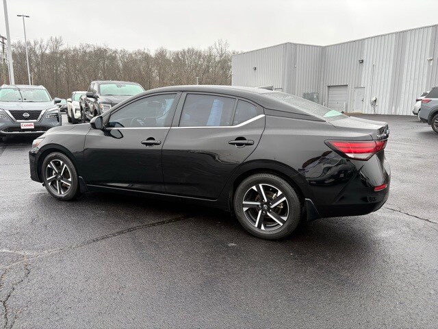 2024 Nissan Sentra SV photo 3