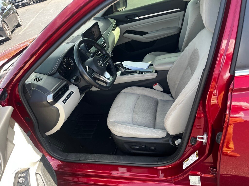 2023 Nissan Altima 2.5 SV photo 3