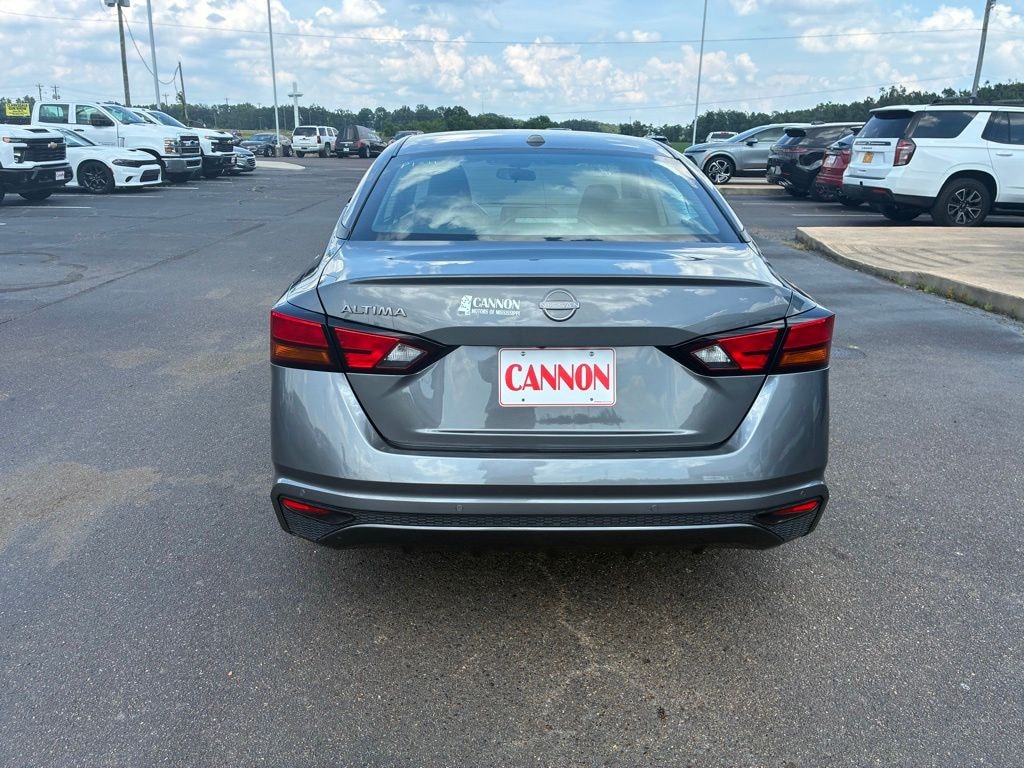 Used 2025 Nissan Altima SV Sedan