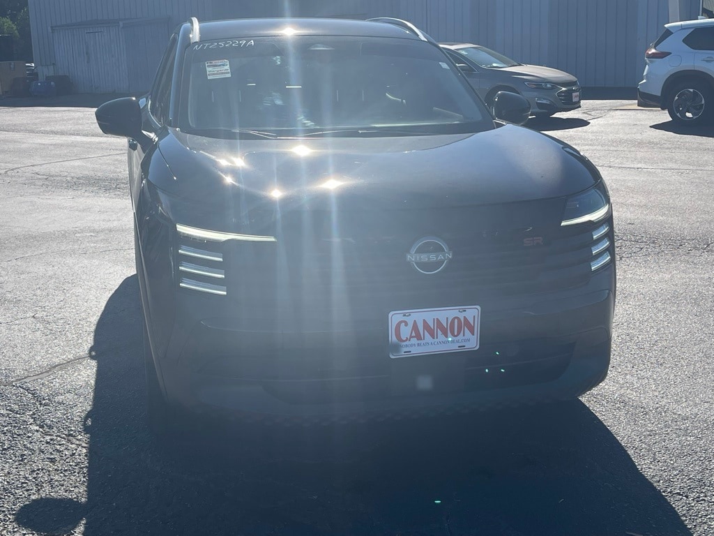 Used 2025 Nissan Kicks SR SUV