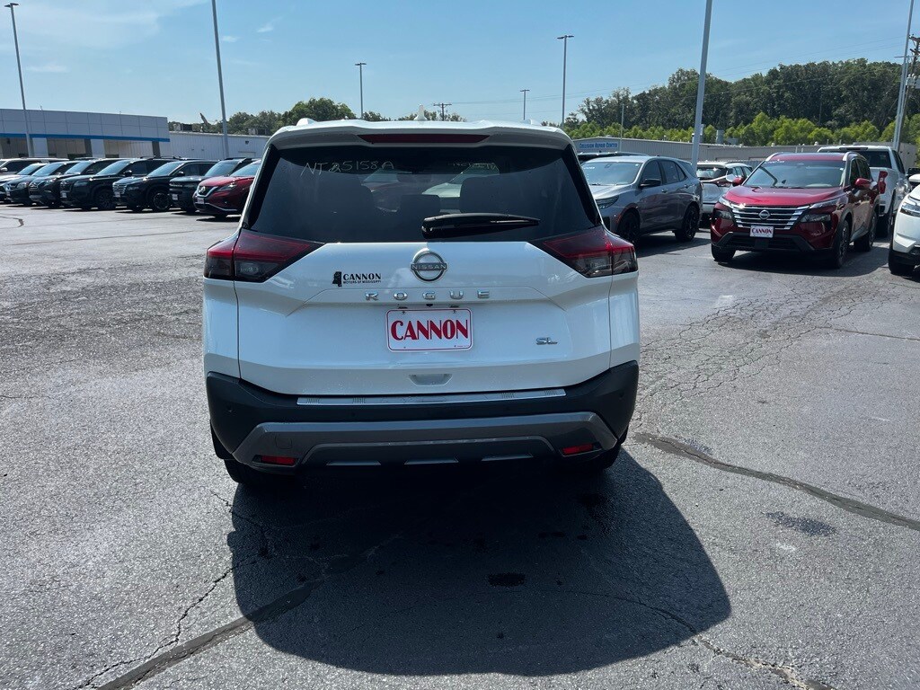 2023 Nissan Rogue SL photo 2