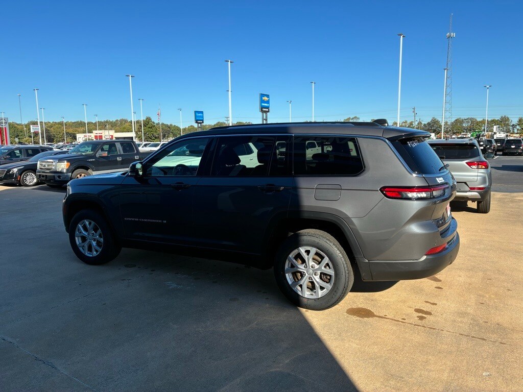 2023 Jeep Grand Cherokee Limited photo 2