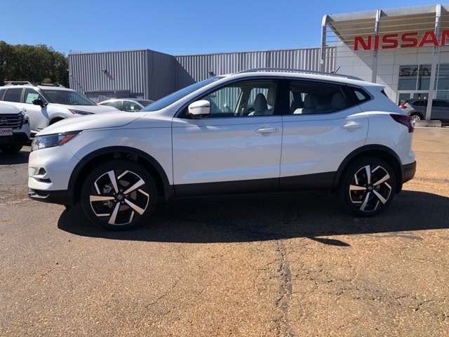 Used 2022 Nissan Rogue Sport SL with VIN JN1BJ1CW0NW493584 for sale in Greenwood, MS