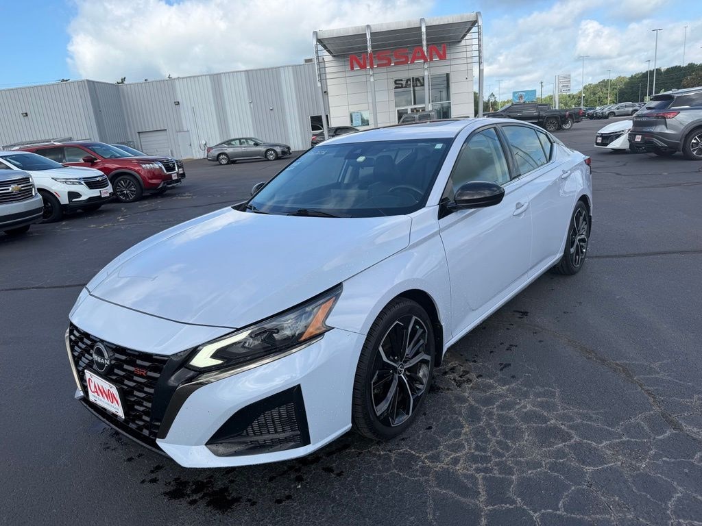 Used 2023 Nissan Altima 2.5 SR Sedan