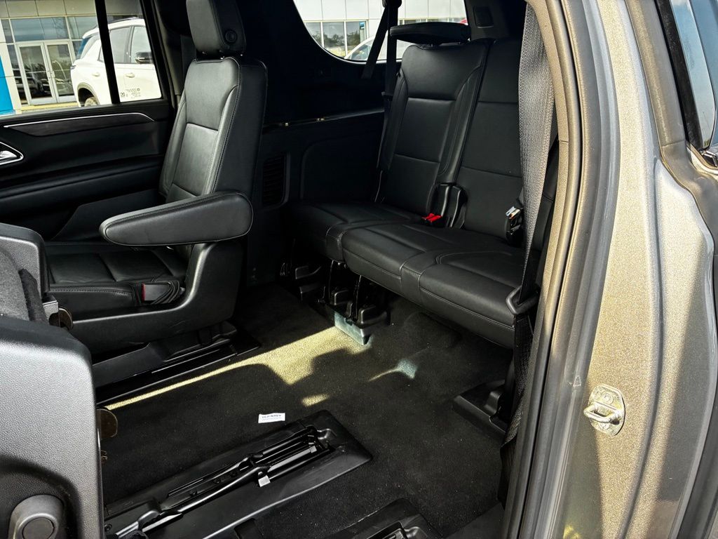 2022 Chevrolet Suburban Z71 - Photo 17