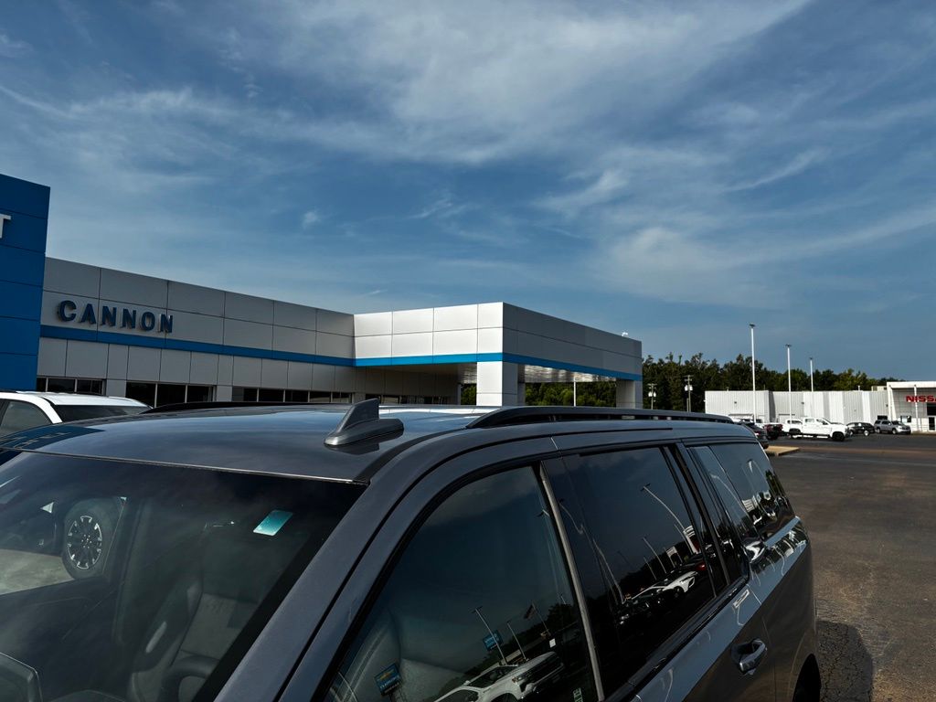 2022 Chevrolet Suburban Z71 - Photo 8