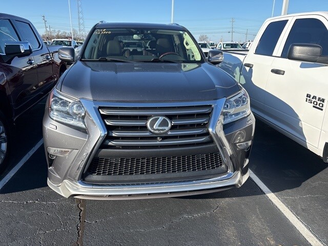 2017 Lexus GX 460 Luxury photo 2