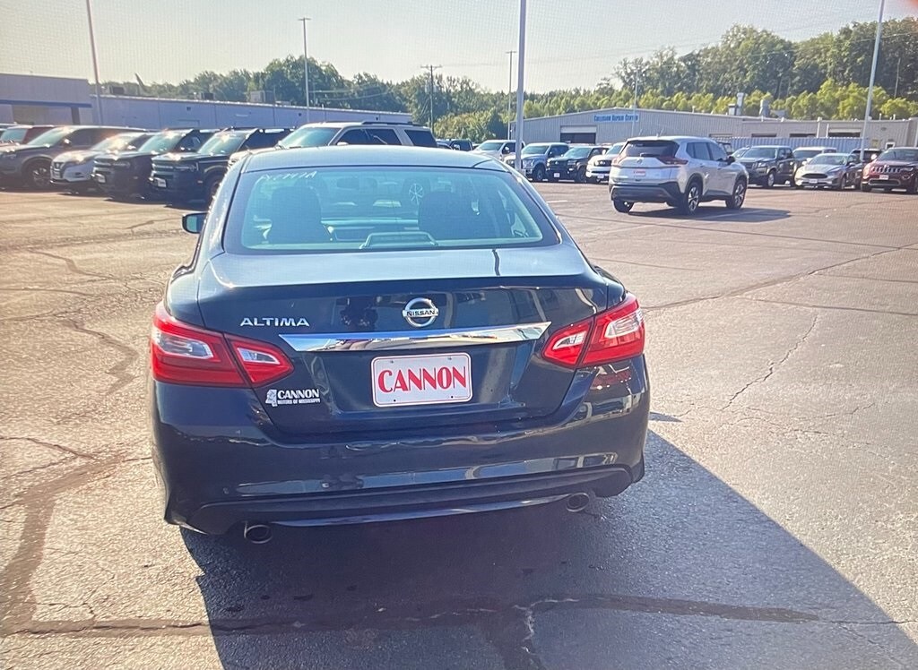 2016 Nissan Altima 2.5 S photo 3