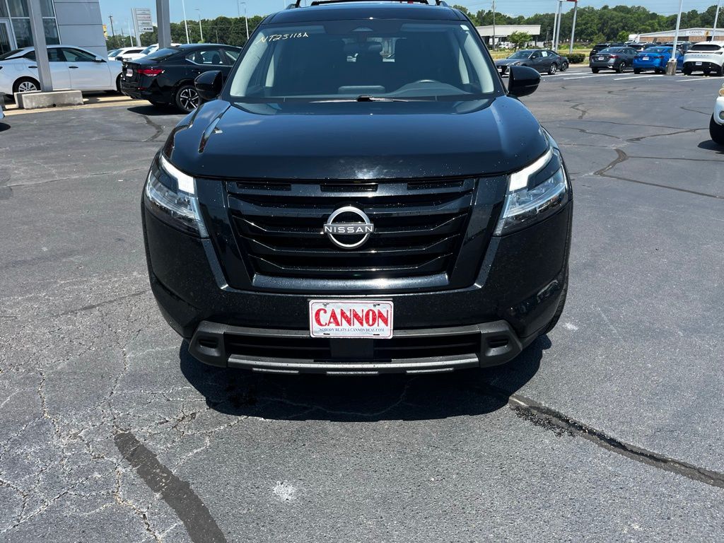 2022 Nissan Pathfinder SV