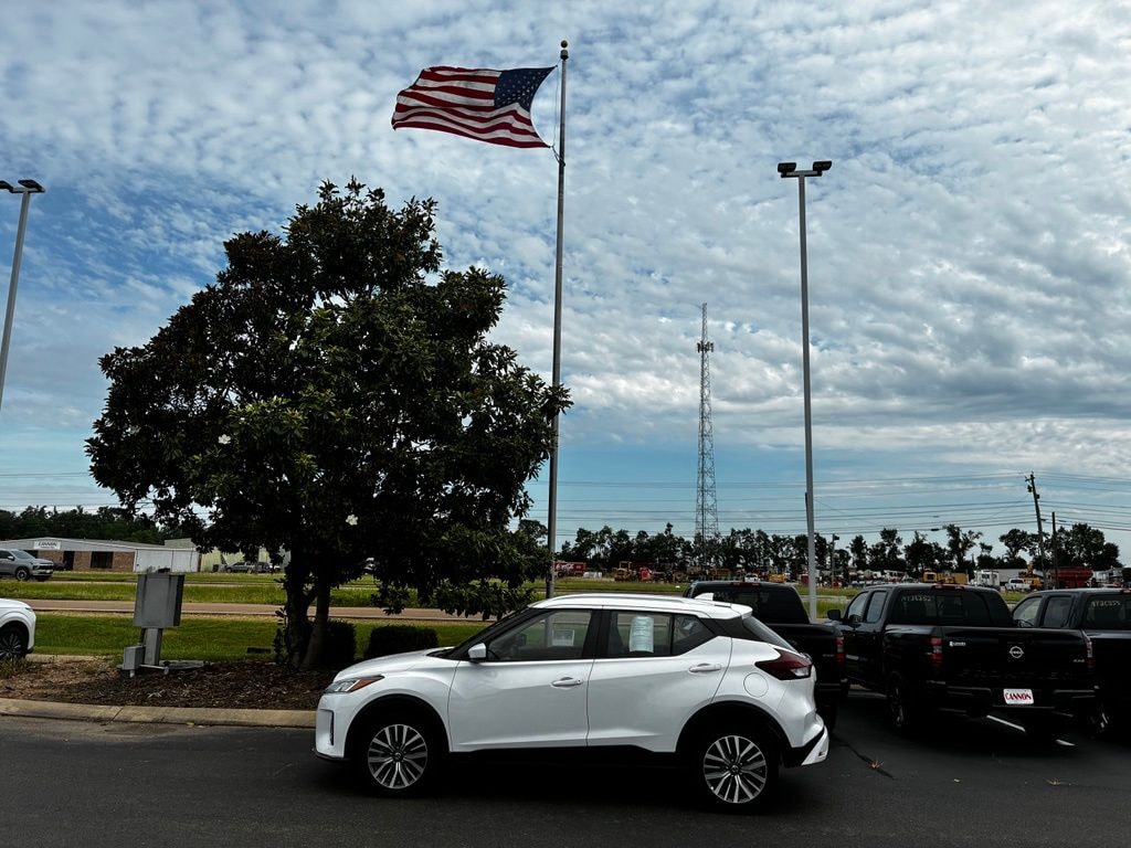 Used 2021 Nissan Kicks SV SUV