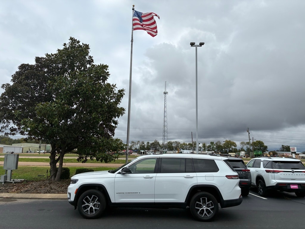 Used 2023 Jeep Grand Cherokee L Limited SUV