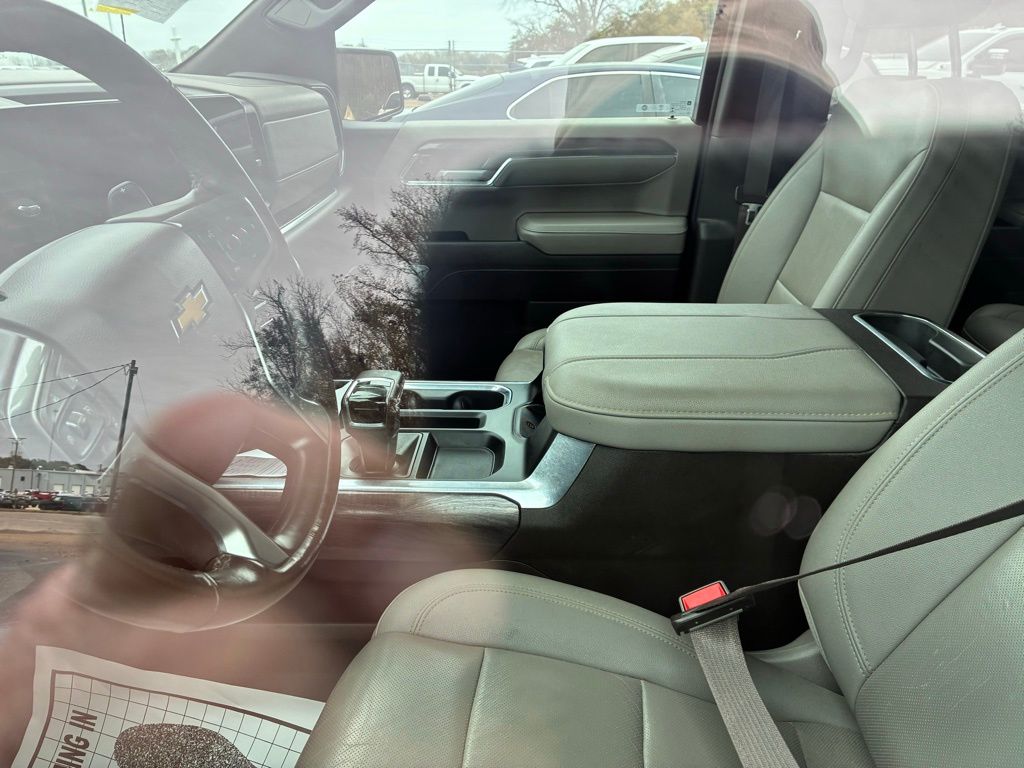 2023 Chevrolet Silverado 1500 LTZ - Photo 9