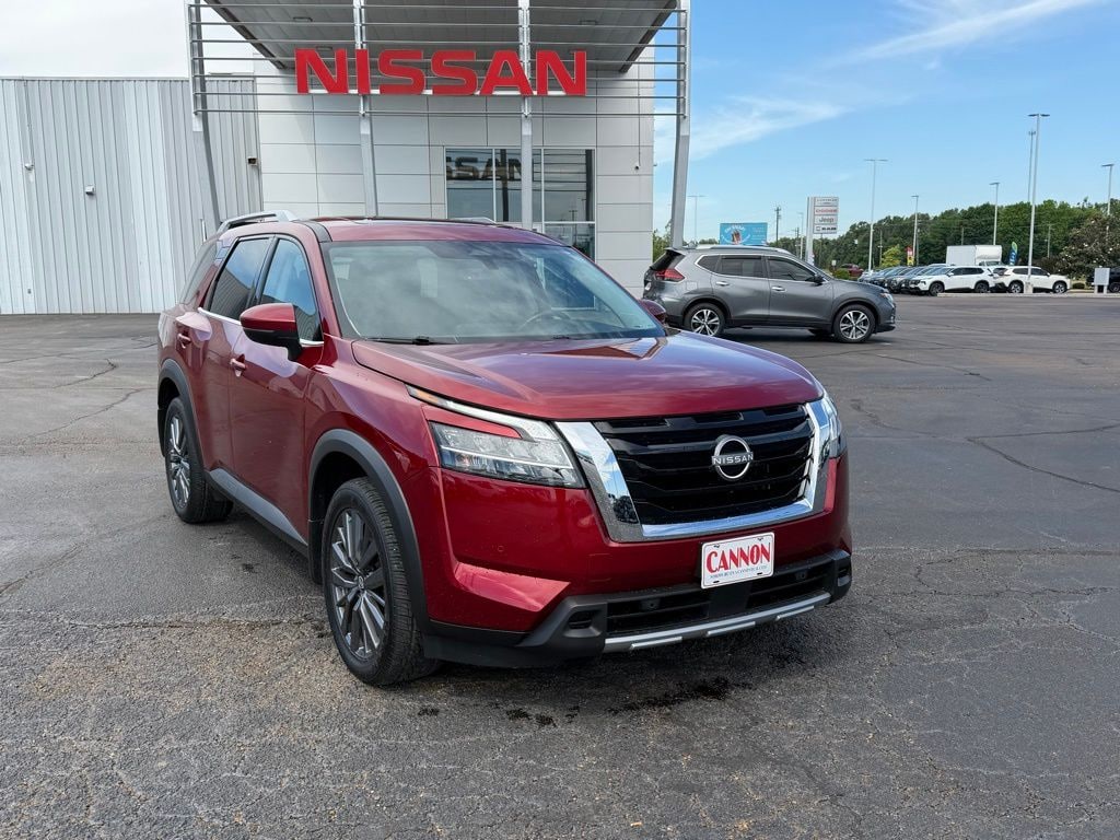 Used 2024 Nissan Pathfinder SL SUV