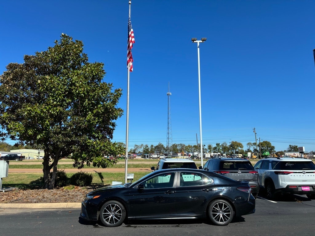 Used 2021 Toyota Camry SE Sedan