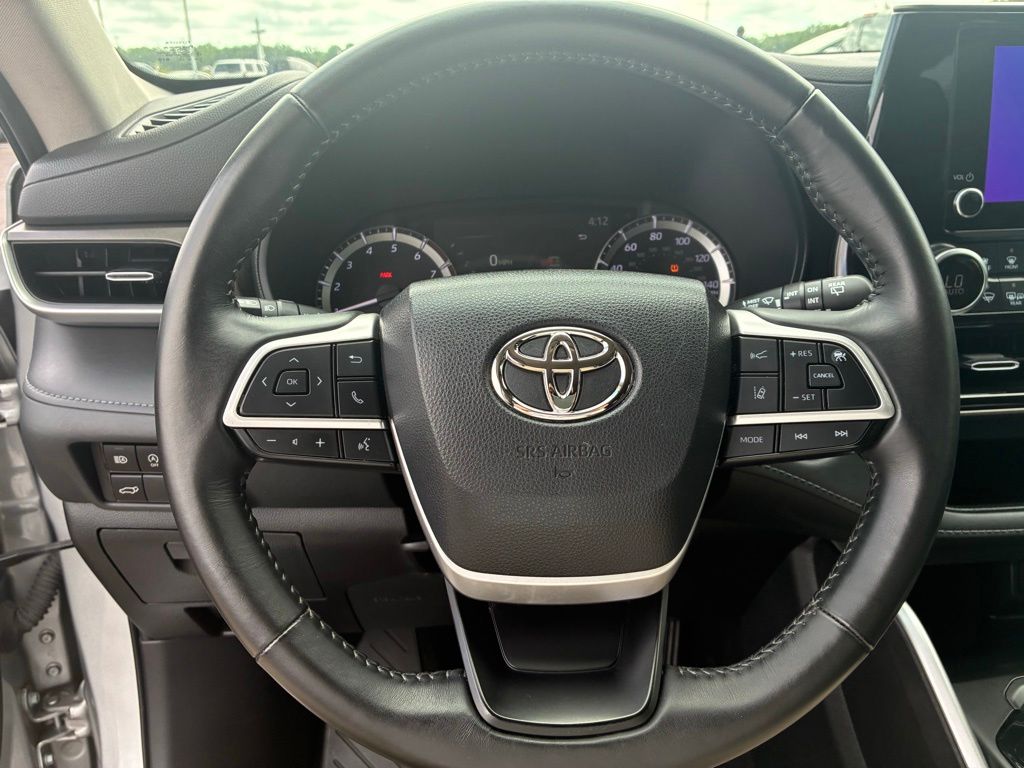 2023 Toyota Highlander L - Photo 9