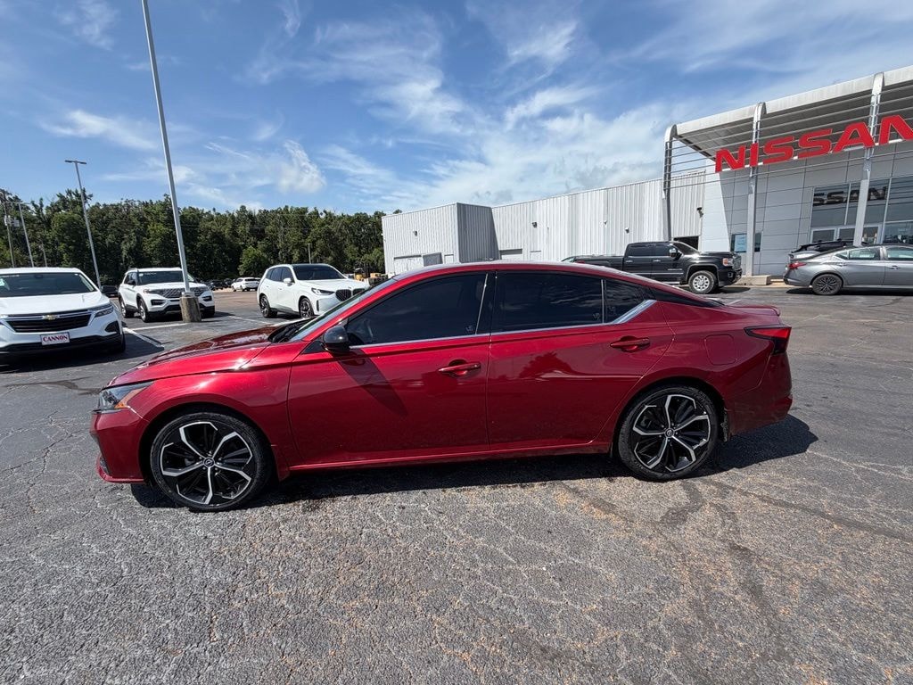 Used 2023 Nissan Altima 2.5 SR Sedan