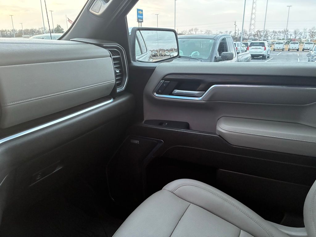 2023 GMC Sierra 1500 SLT - Photo 14