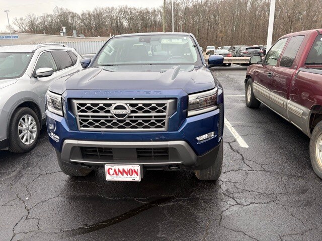 2023 Nissan Frontier SV photo 2
