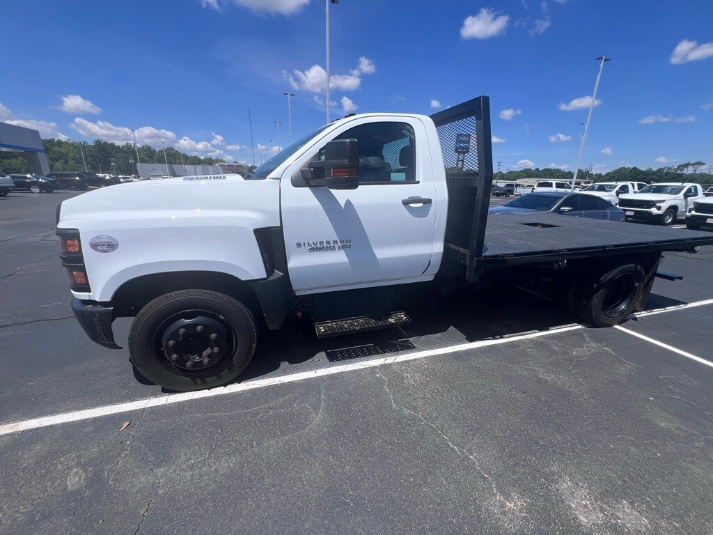 2020 Chevrolet Silverado 4500HD Work Truck photo 2
