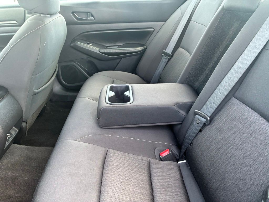 2025 Nissan Altima SV - Photo 15