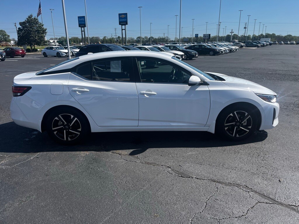 2024 Nissan Sentra SV photo 3