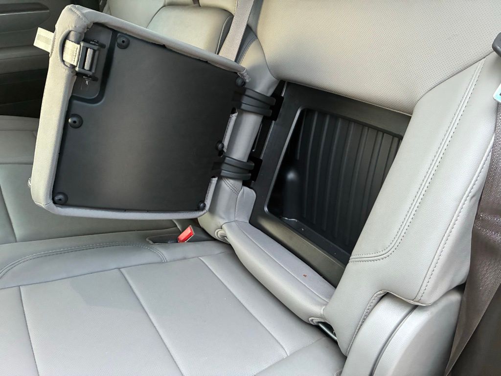 2023 GMC Sierra 1500 SLT - Photo 18
