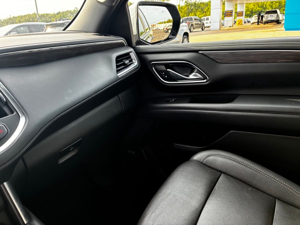 2022 Chevrolet Suburban Z71 - Photo 13