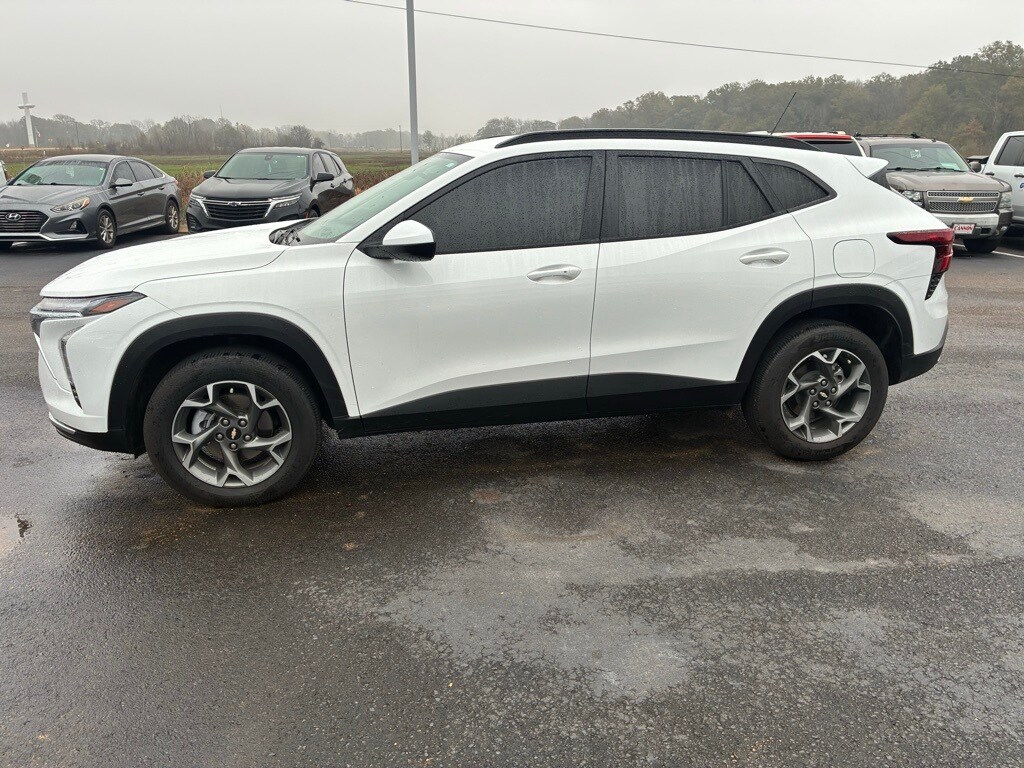 Used 2024 Chevrolet Trax LT SUV