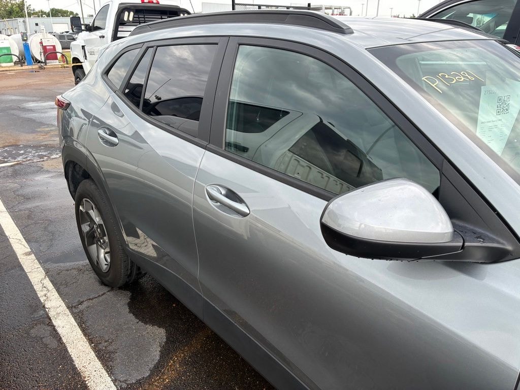 Used 2025 Chevrolet Trax LT SUV