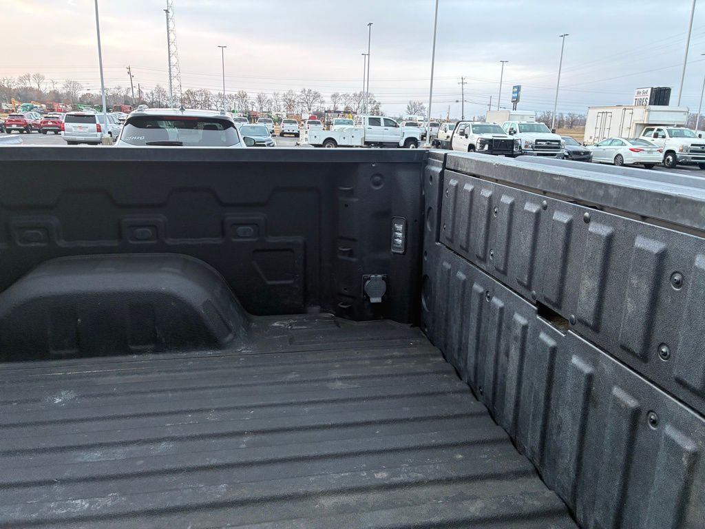 2023 GMC Sierra 1500 SLT - Photo 6