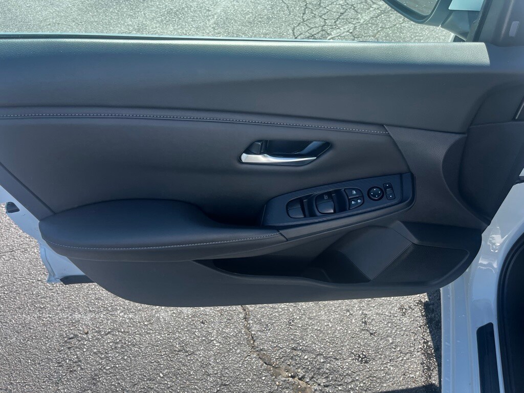 2024 Nissan Sentra SV photo 4