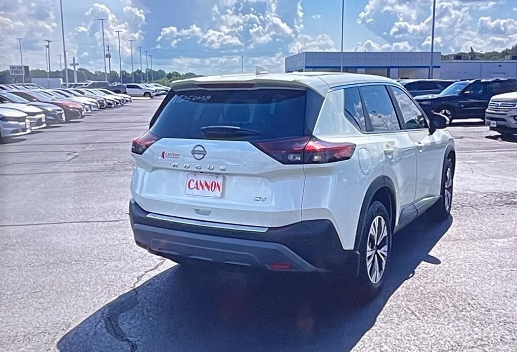 2023 Nissan Rogue SV photo 3