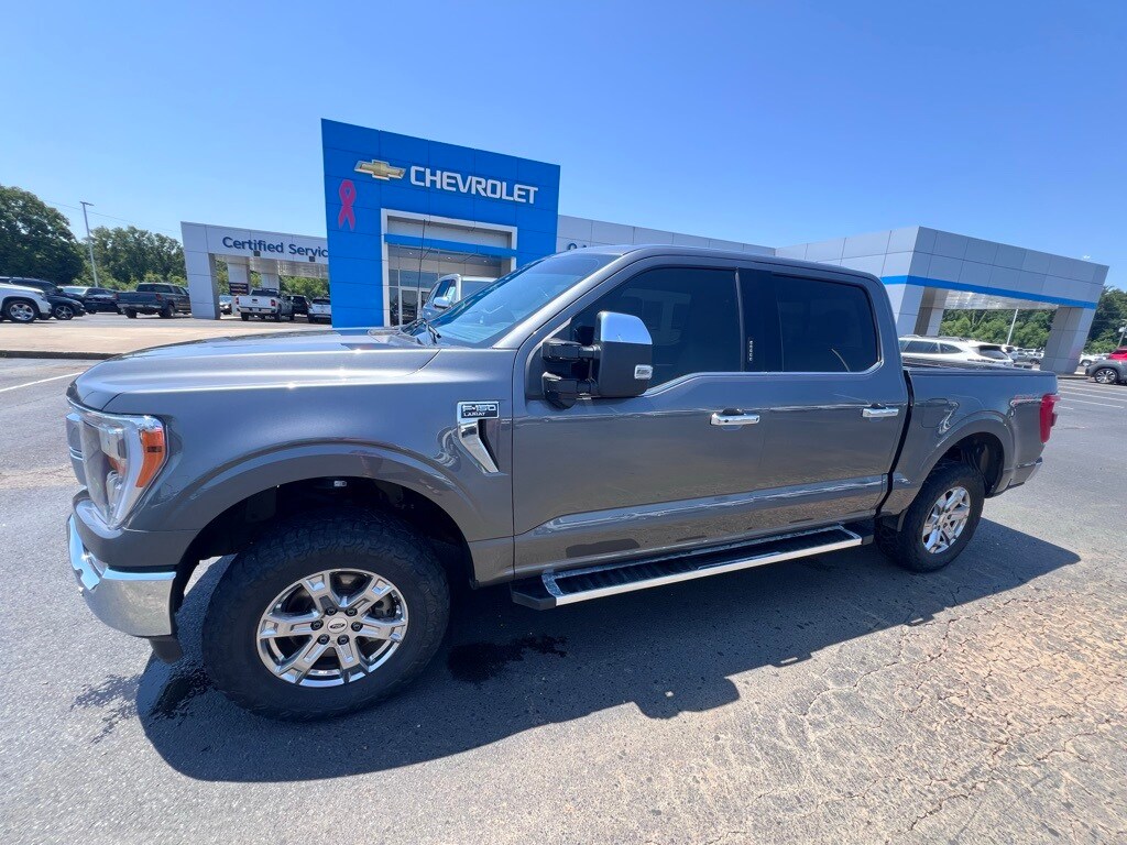 2023 Ford F-150 Lariat photo 2
