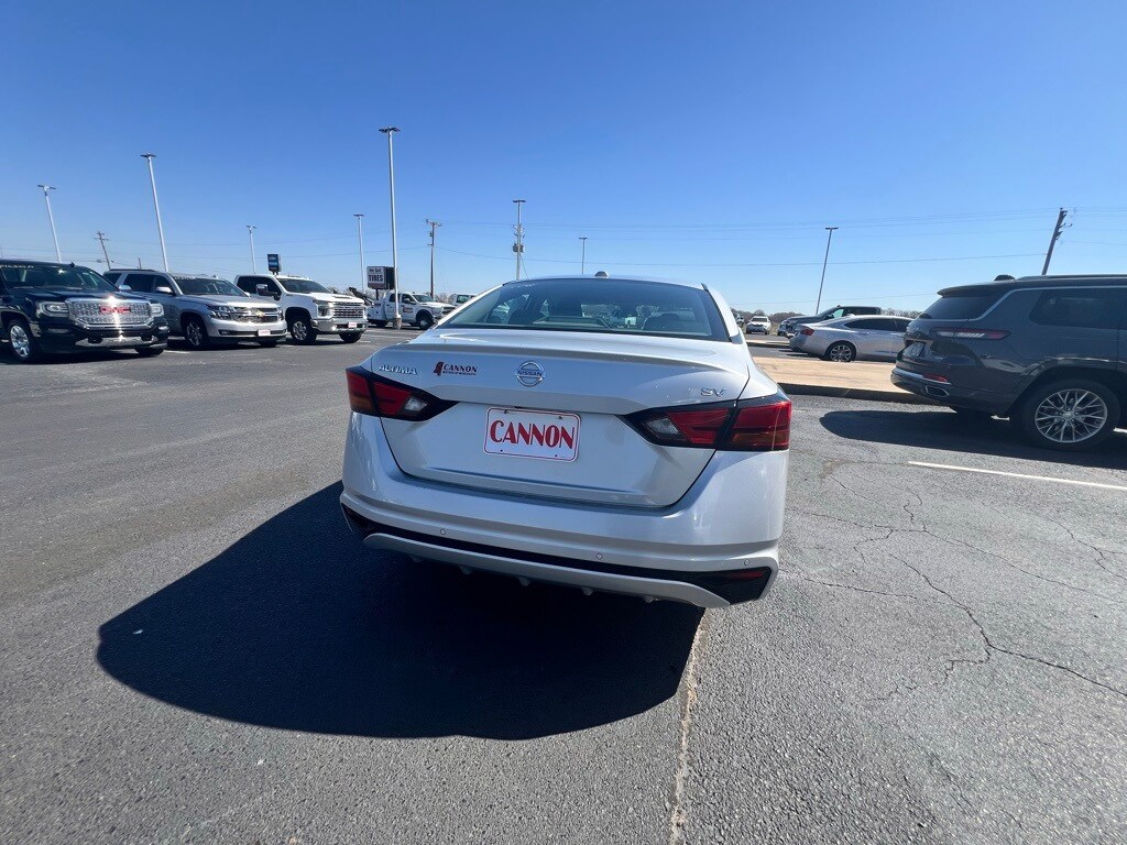 2022 Nissan Altima 2.5 SV photo 3