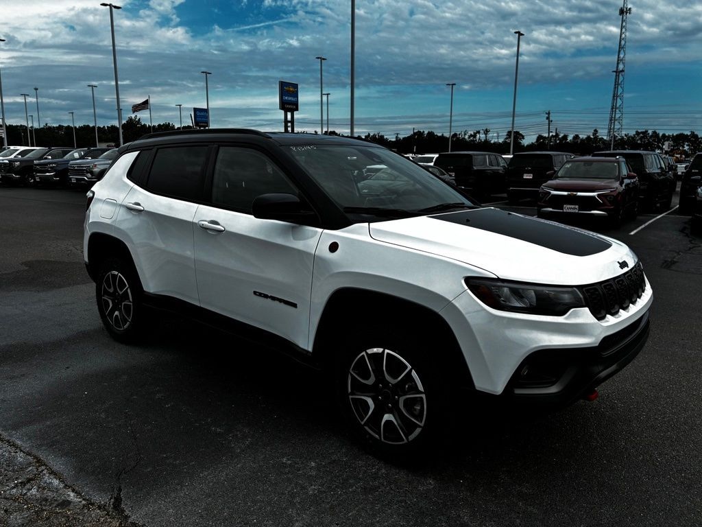 Used 2025 Jeep Compass Trailhawk SUV