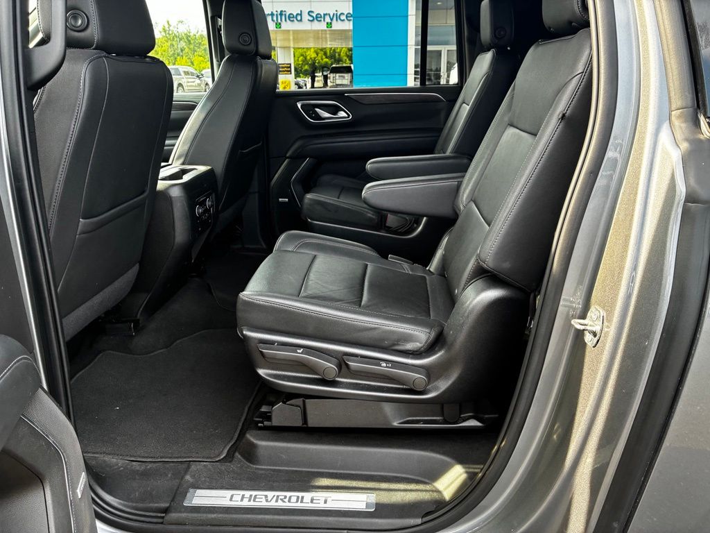 2022 Chevrolet Suburban Z71 - Photo 15