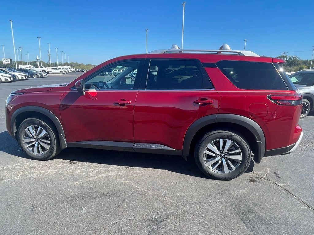 2024 Nissan Pathfinder SL - Photo 3