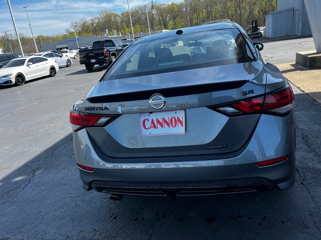 2023 Nissan Sentra SR photo 3
