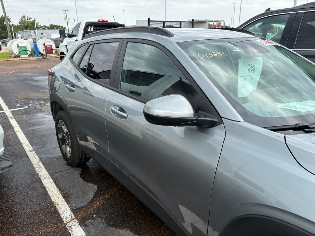 Used 2025 Chevrolet Trax LT SUV