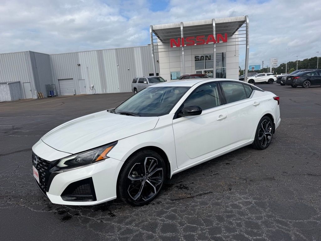 Used 2024 Nissan Altima 2.5 SR Sedan