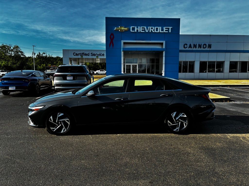 Used 2024 Hyundai Elantra SEL with VIN KMHLS4DG3RU651498 for sale in Greenwood, MS