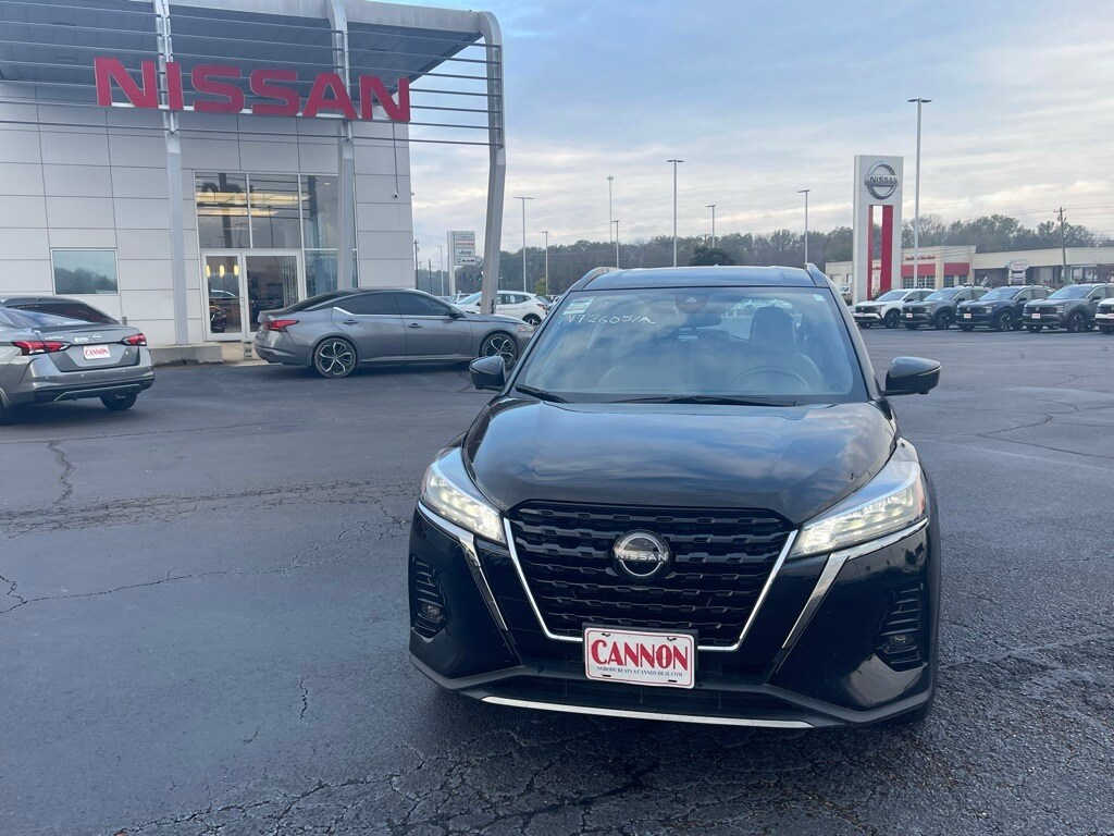 Used 2023 Nissan Kicks SR SUV