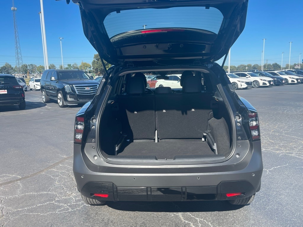 Used 2025 Nissan Kicks SR SUV