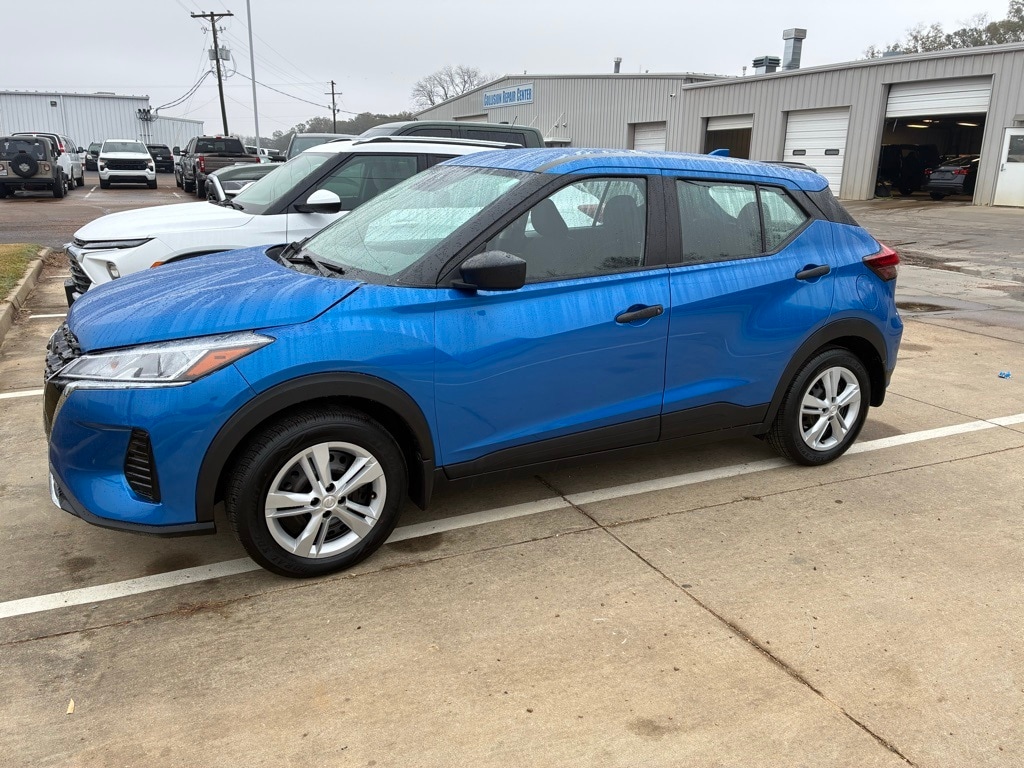 Used 2022 Nissan Kicks S SUV